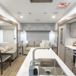 2026 Avenue 25RL Interior