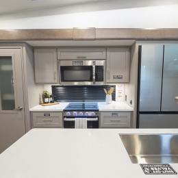 2026 Avenue 25RL Interior