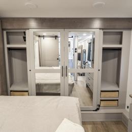 2026 Valor 41V16 Interior