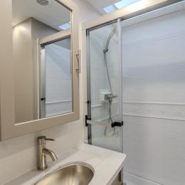 2026 Avenue 333BH Interior