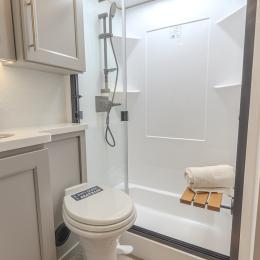 2026 Paradigm 295MK Interior