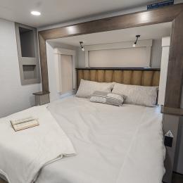 2026 Paradigm 370FB Interior