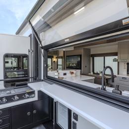 2026 Paradigm 338SP Interior