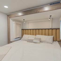 2026 Paradigm 338SP Interior