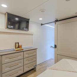 2026 Paradigm 338SP Interior