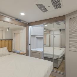 2026 Paradigm 338SP Interior