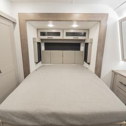 2026 Valor 27T14 Interior