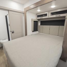 2026 Valor 27T14 Interior