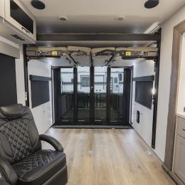 2026 Valor 27T14 Interior