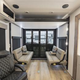 2026 Valor 27T14 Interior