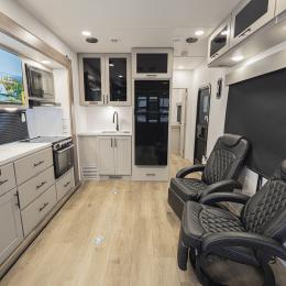 2026 Valor 27T14 Interior