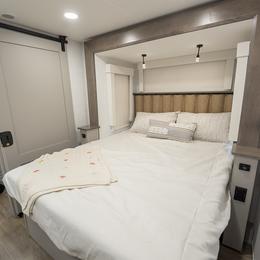 2026 Paradigm 395DS Interior