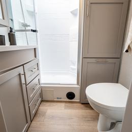 2026 Avenue 332RL Interior