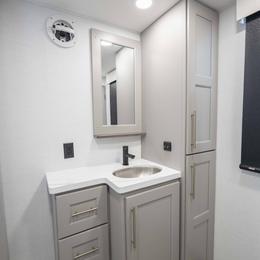 Benchmark 44LFT Interior