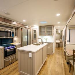 Avenue Travel Trailer 298RL Interior